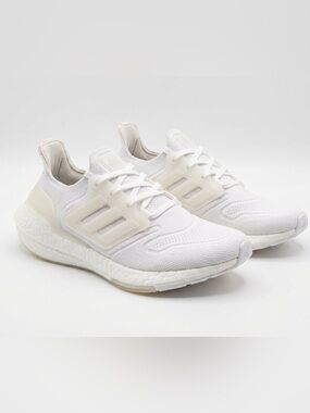 adidas Ultraboost 22 Sneakers
